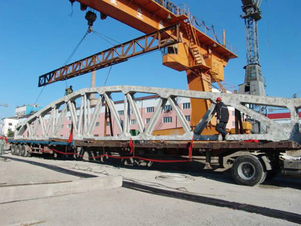 折线形屋架产品现场生产照片