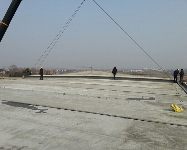 粮库双T板吊装完工现场